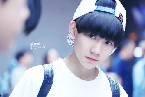 王源吃瓜夫妻事件,真相与谣言的交织