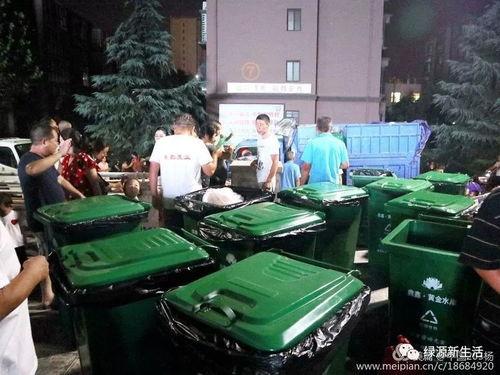 云感受大型吃瓜现场,揭秘大型吃瓜现场的狂欢盛况