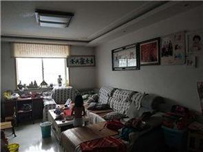 伦达御景园吃瓜,瓜果飘香，共享欢乐时光